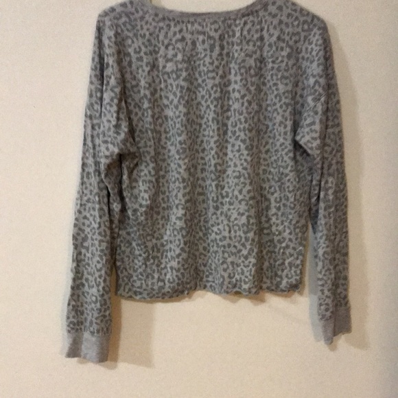 EUC Thread & Supply Woman’s animal print crop top - Picture 2 of 2